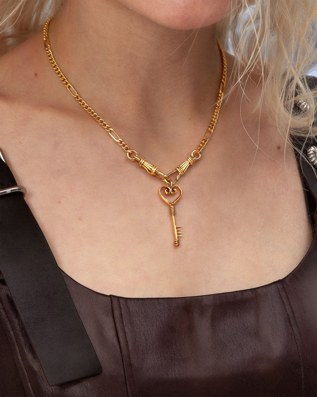 Eternal Love Lock Pendant en route jewellery