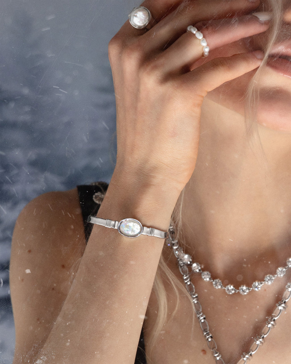 Liquid Oval Pearl Bangle en route jewellery