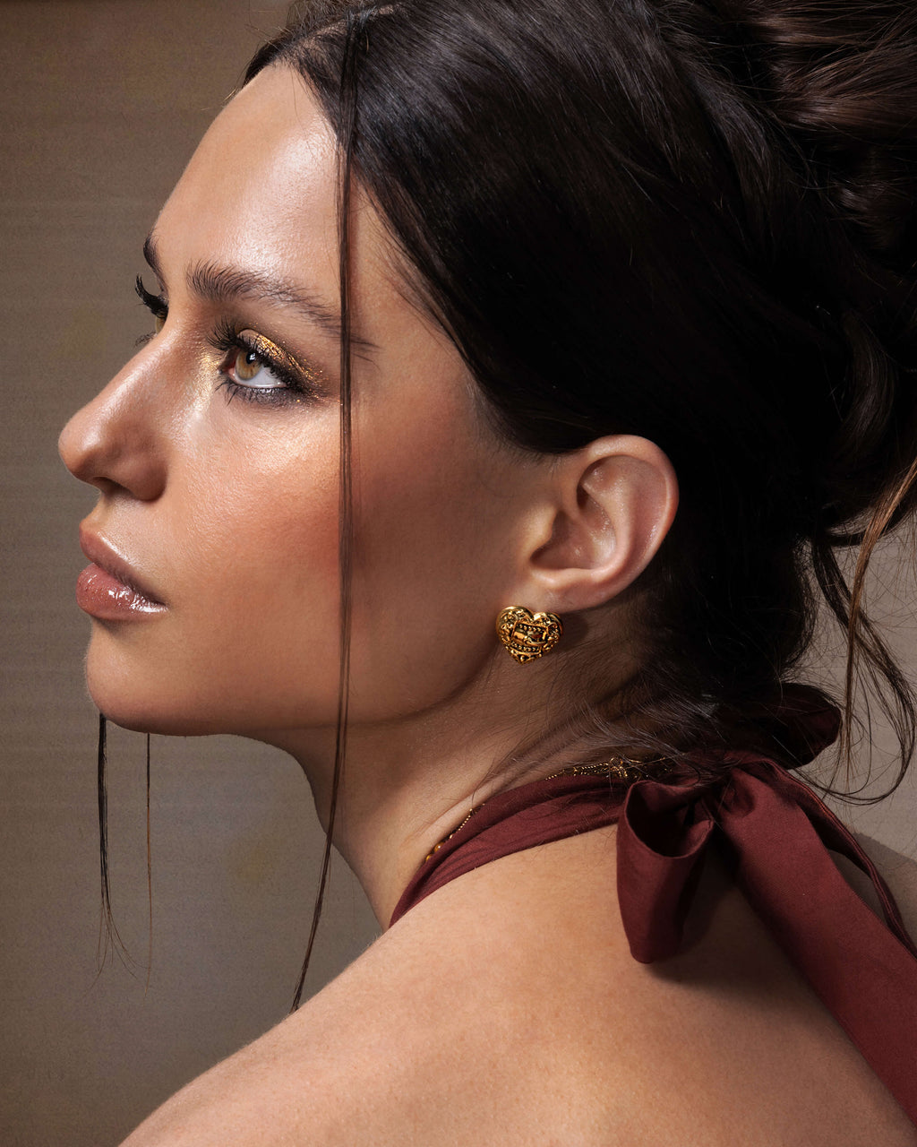 Belted Heart Stud Earrings en route jewellery