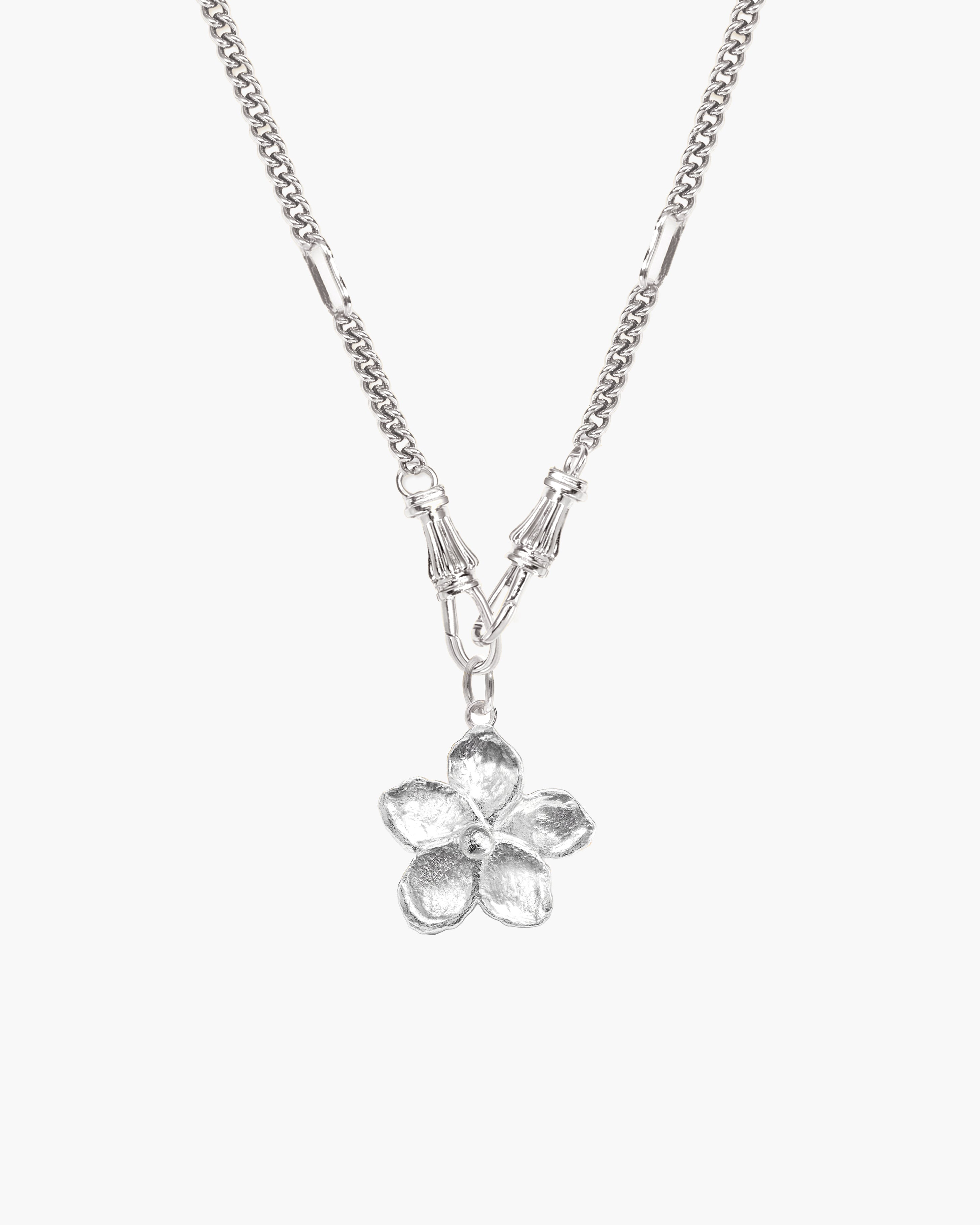 Deco Clasp Chain Necklace in Gold en route jewellery