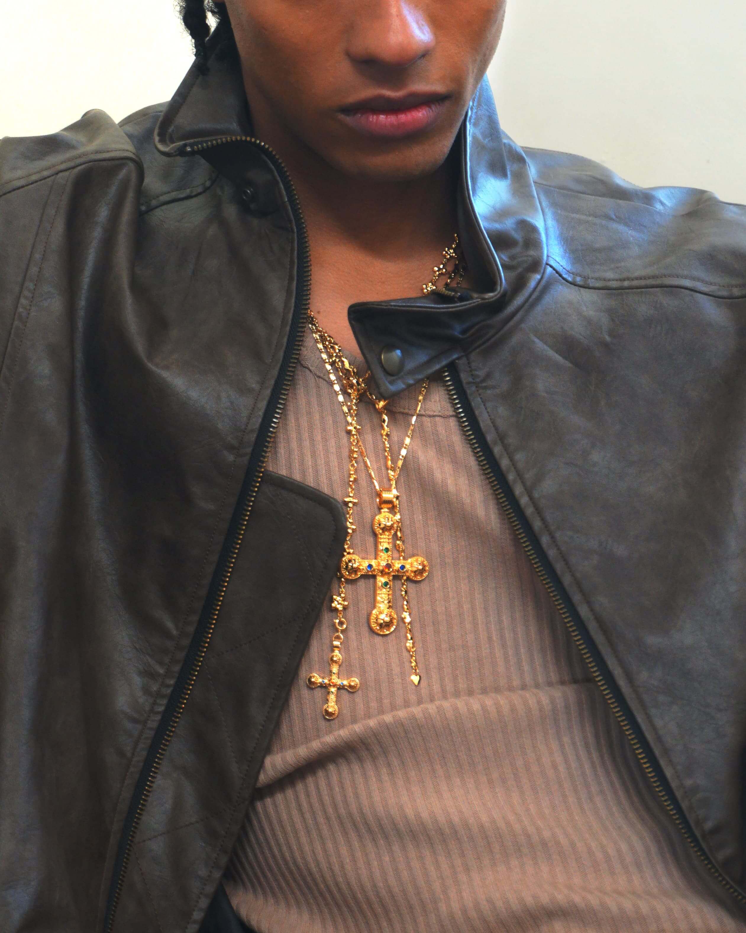 Daisy Molecule Chain en route jewellery