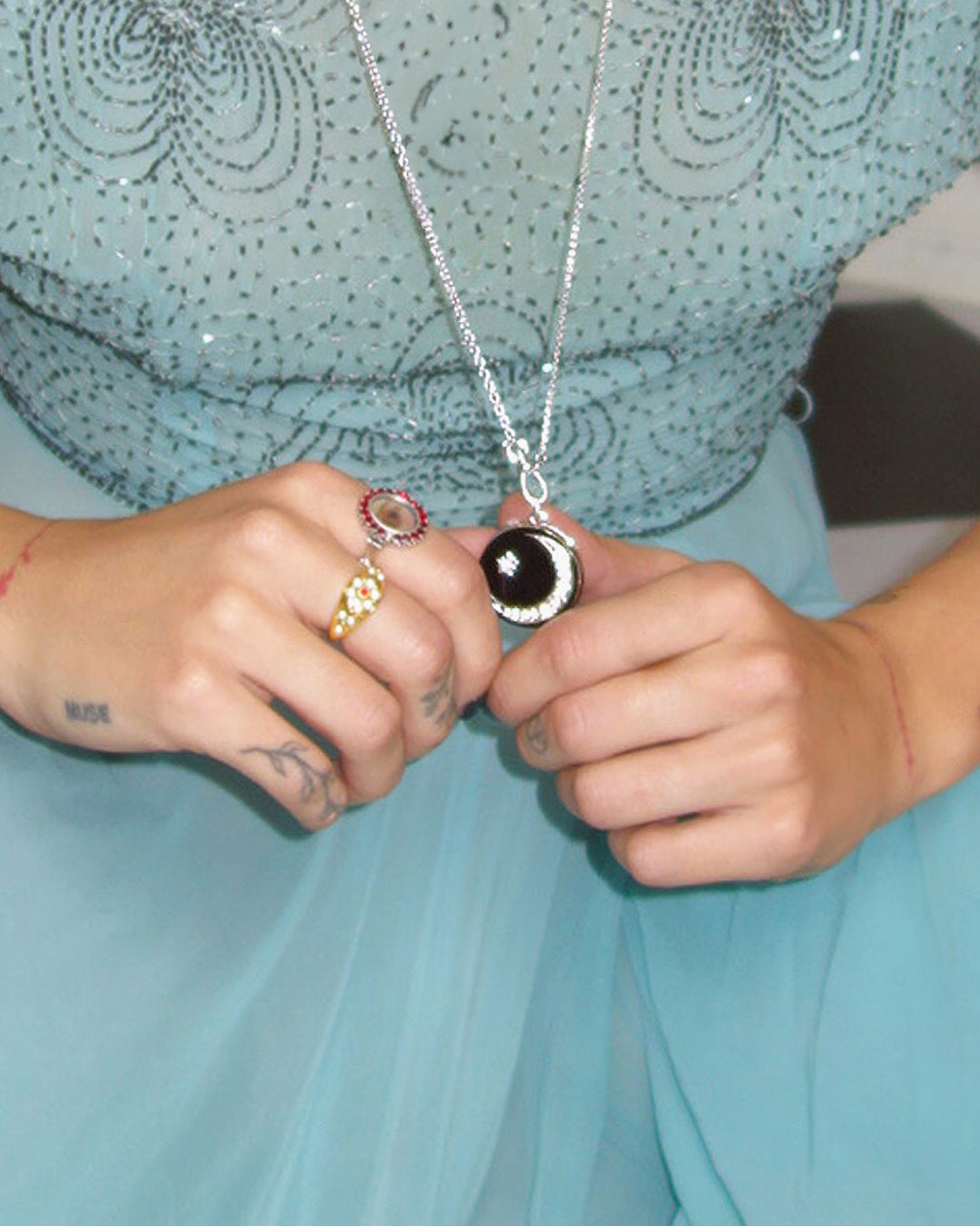 Zeldas Star Openable Locket Clasp Chain Necklace en route jewellery