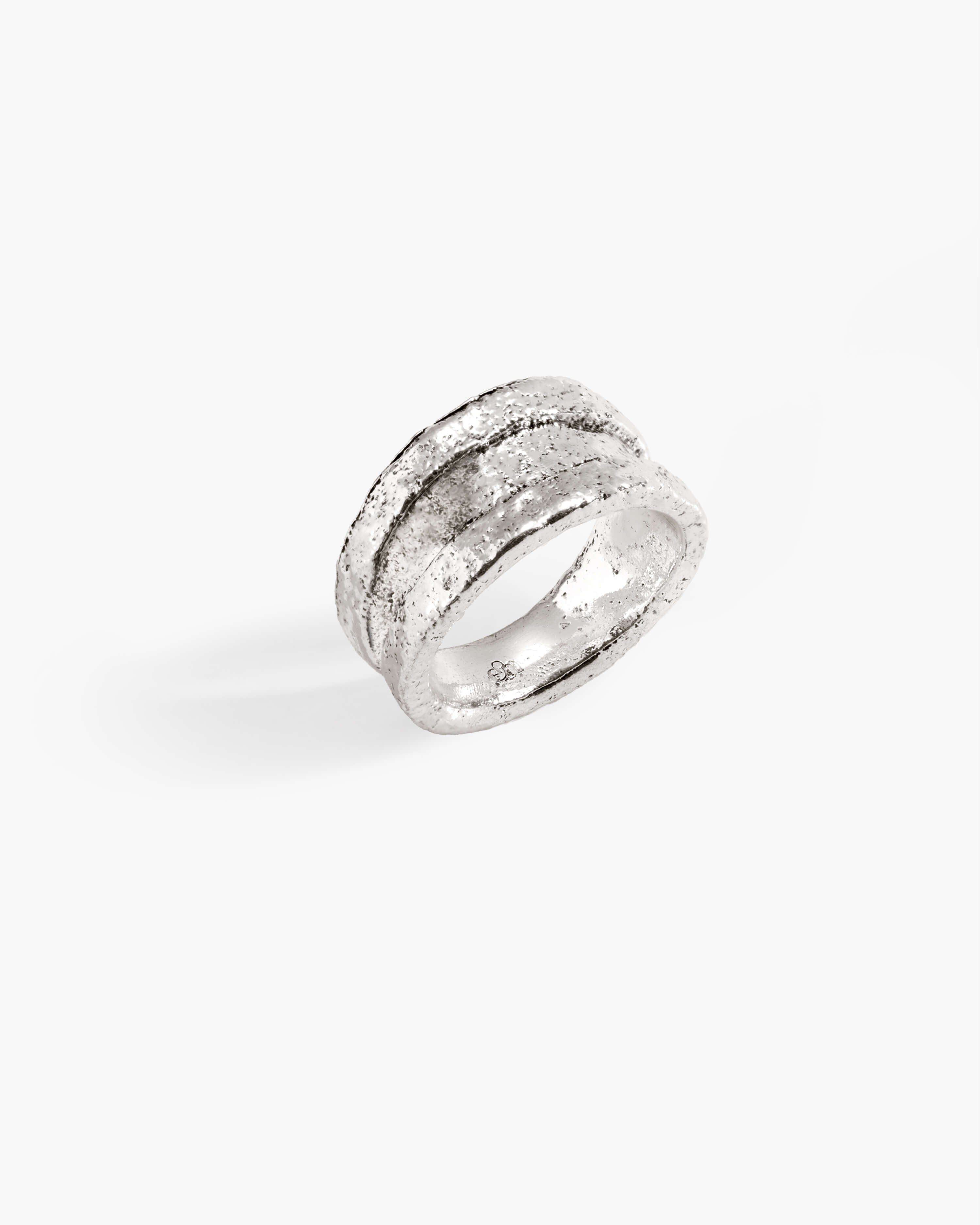 Terra Kiss Ring en route jewellery