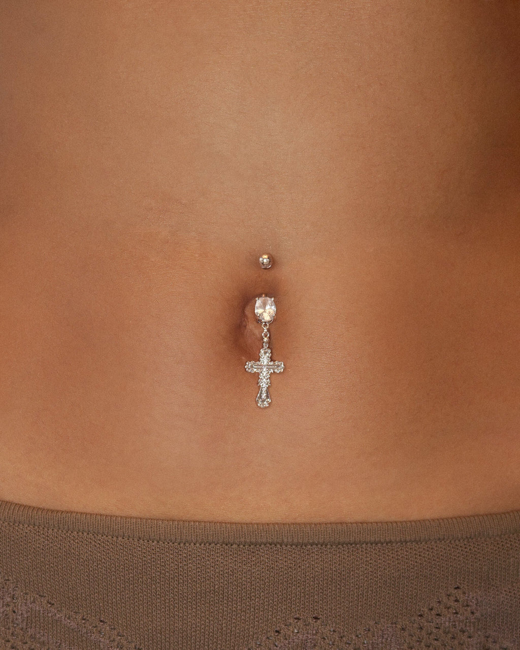 Everette Cross Belly Ring in Silver en route jewellery