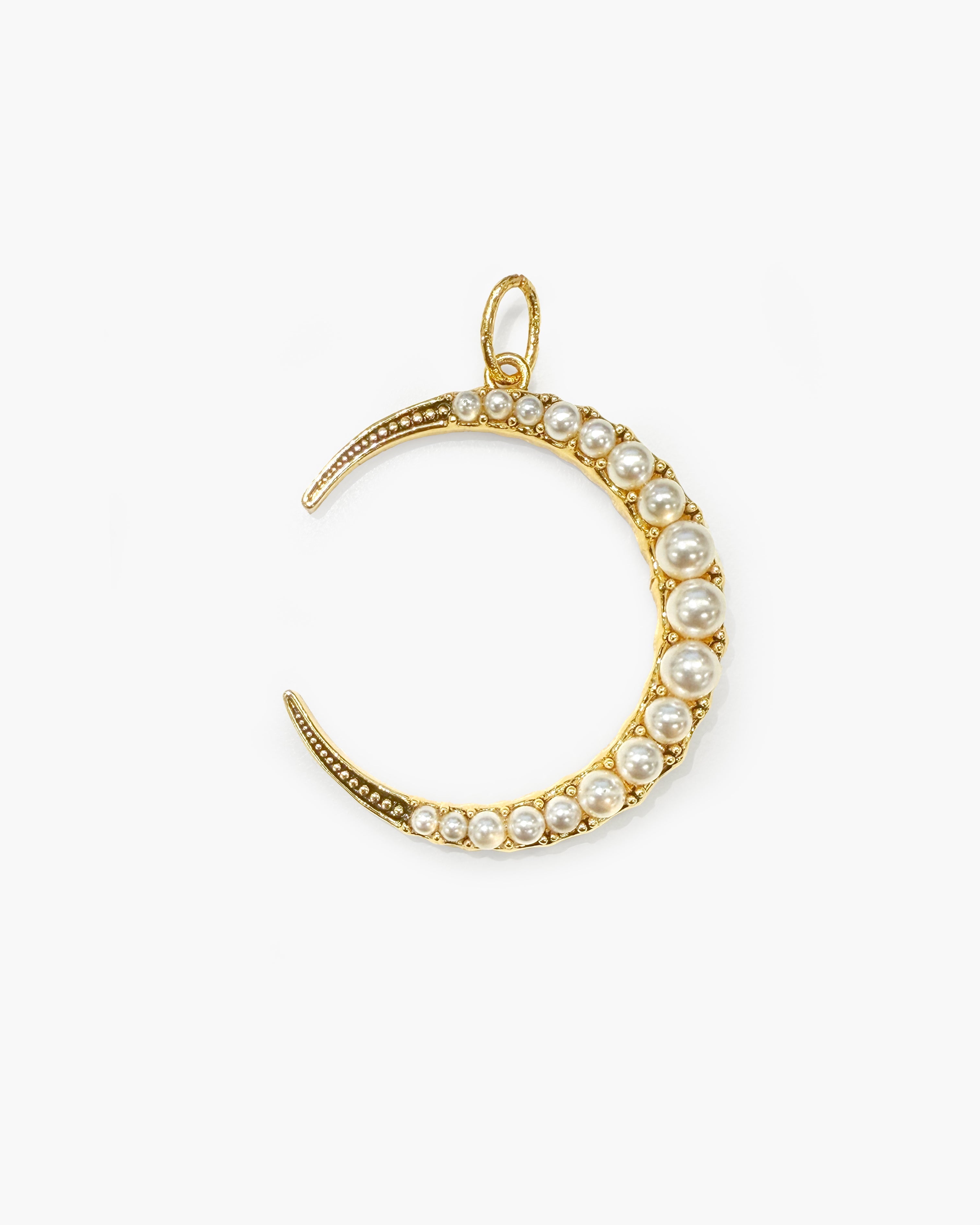 Maes Moon Pendant en route jewellery