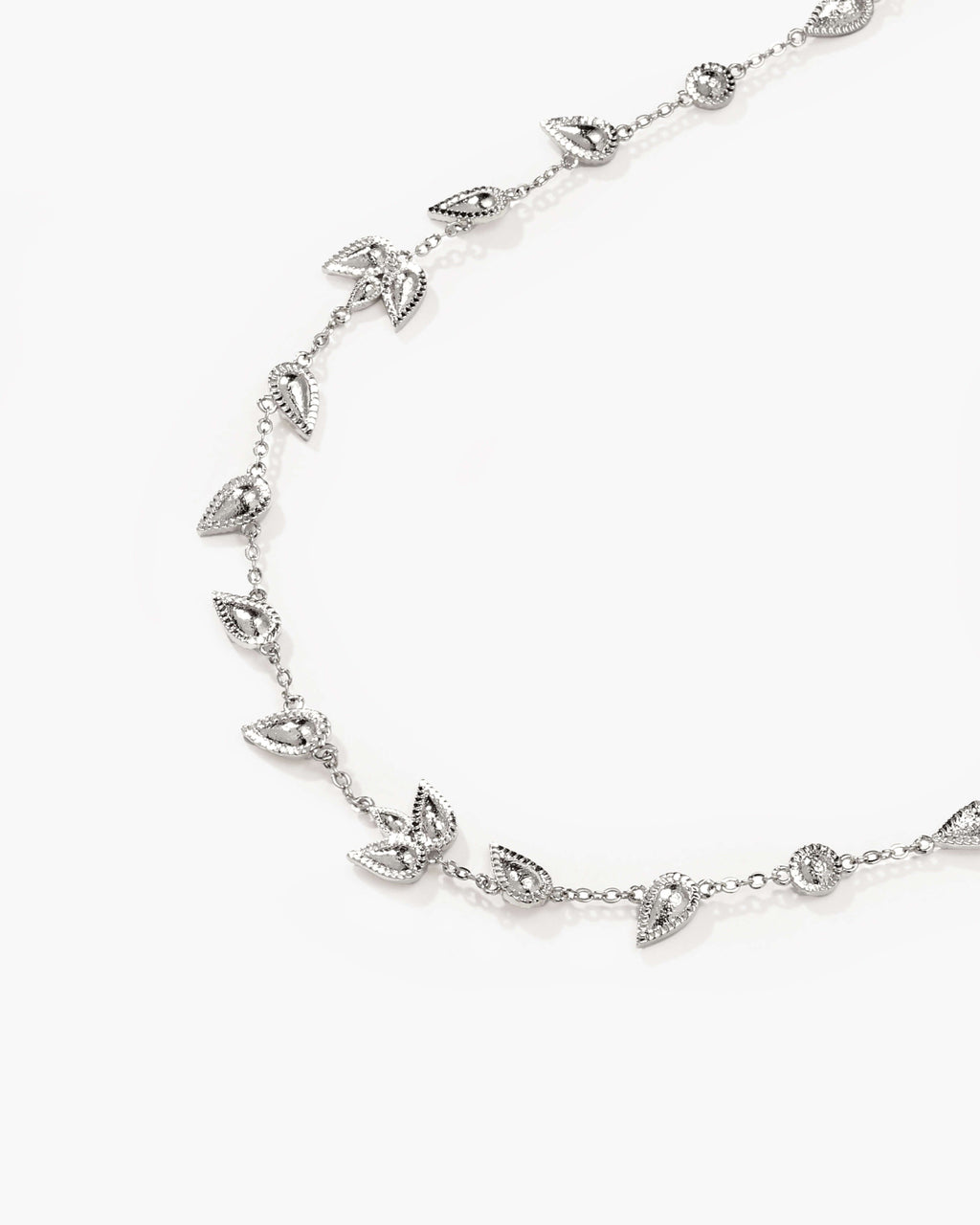 Petal Chain in Silver en route jewellery