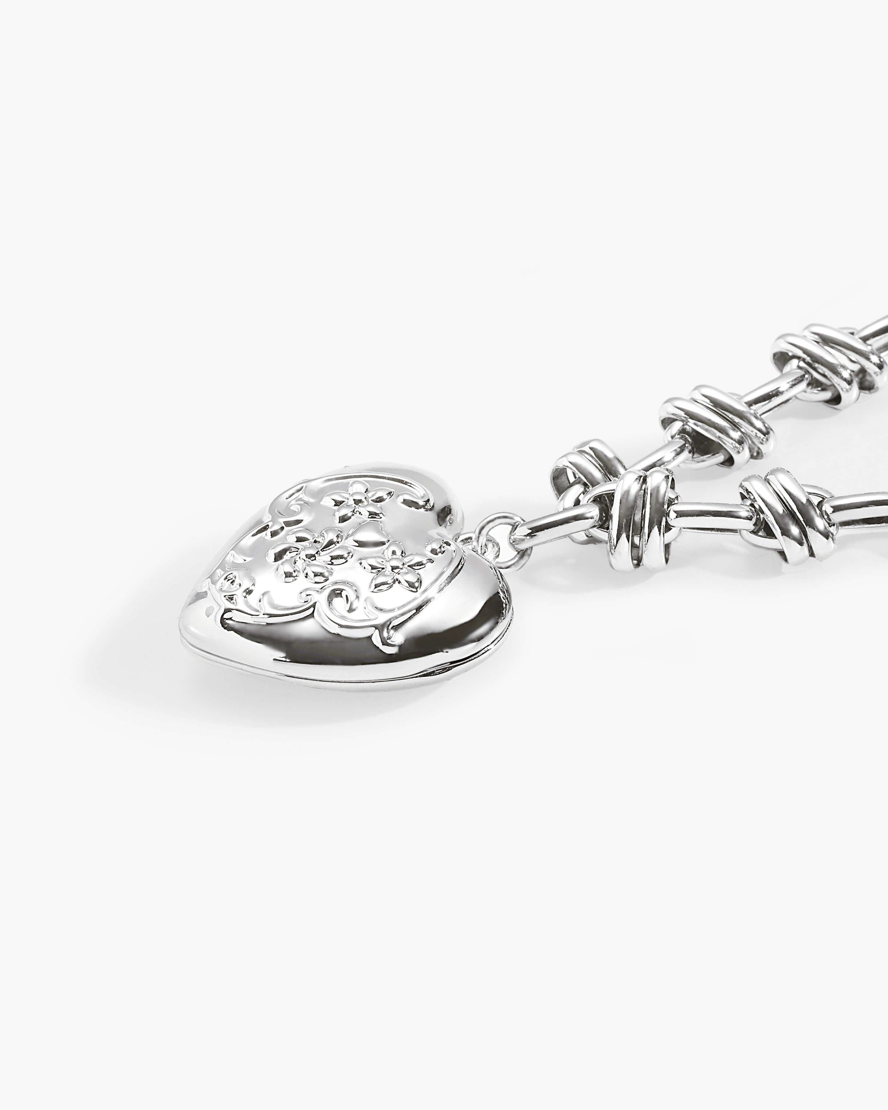Secret Keeps Openable Heart Necklace in Silver en route jewellery