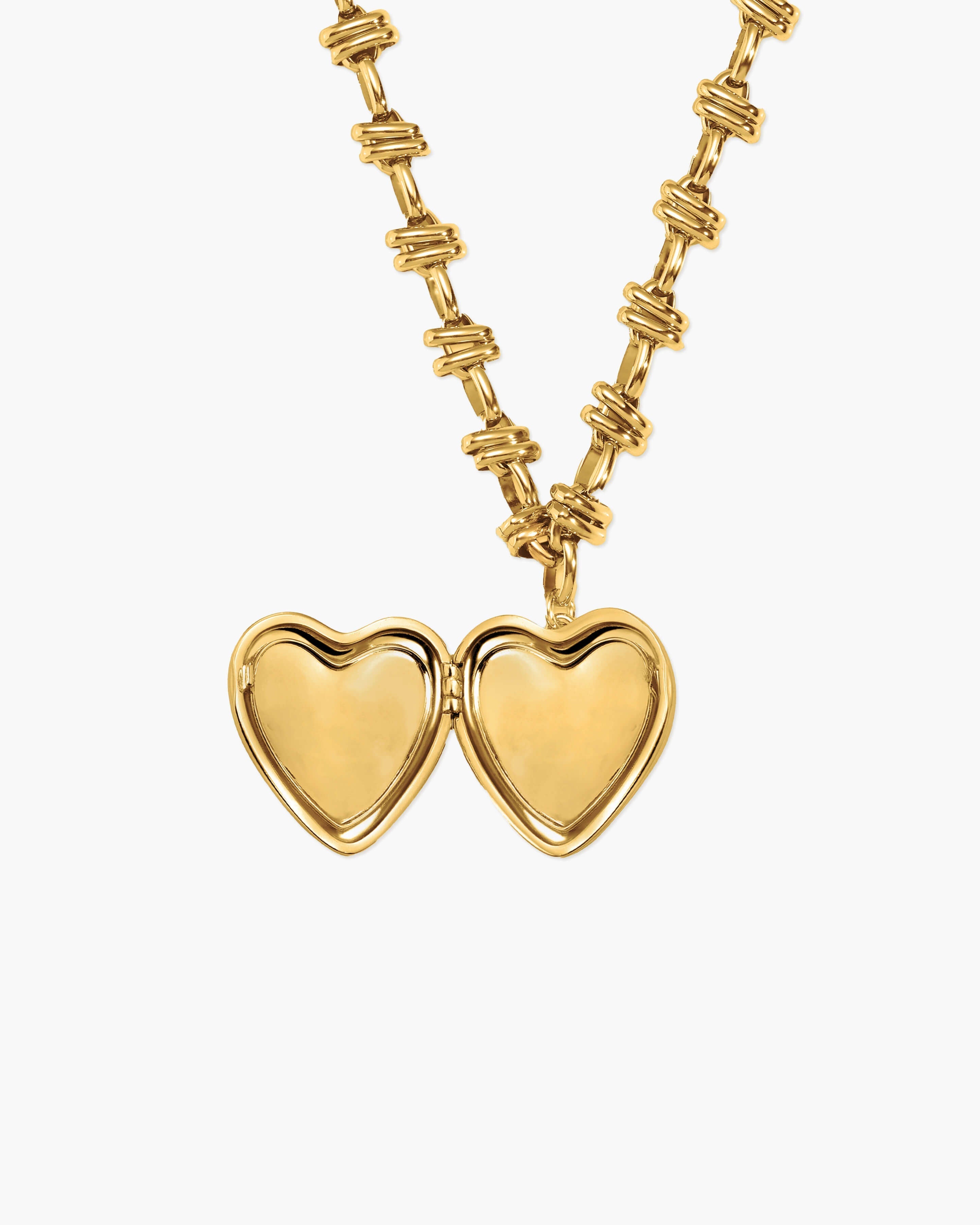 Secret Keeps Openable Heart Necklace en route jewellery