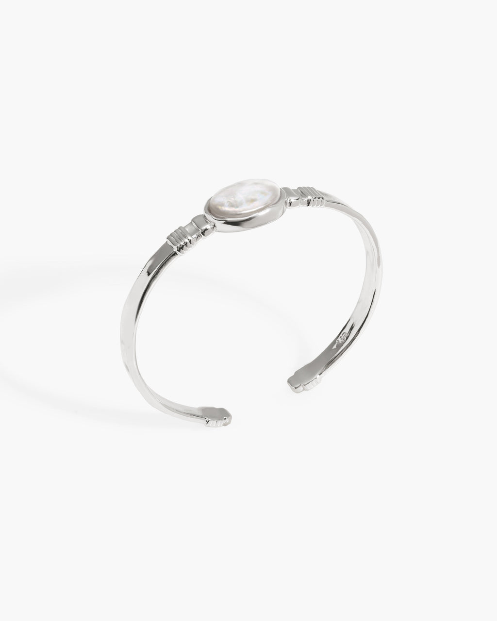 Liquid Oval Pearl Bangle en route jewellery