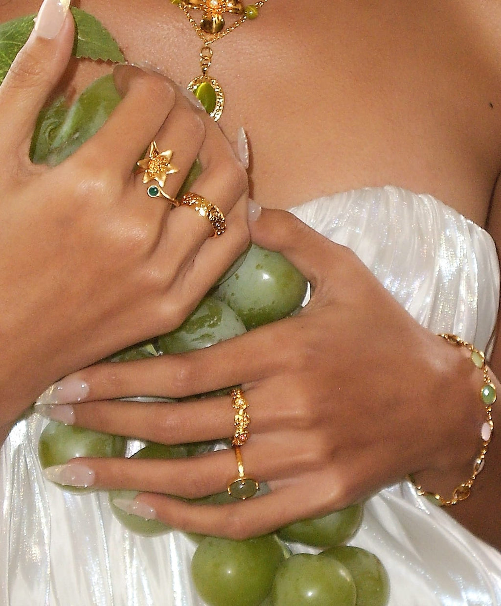 Lily Ring in Gold en route jewellery