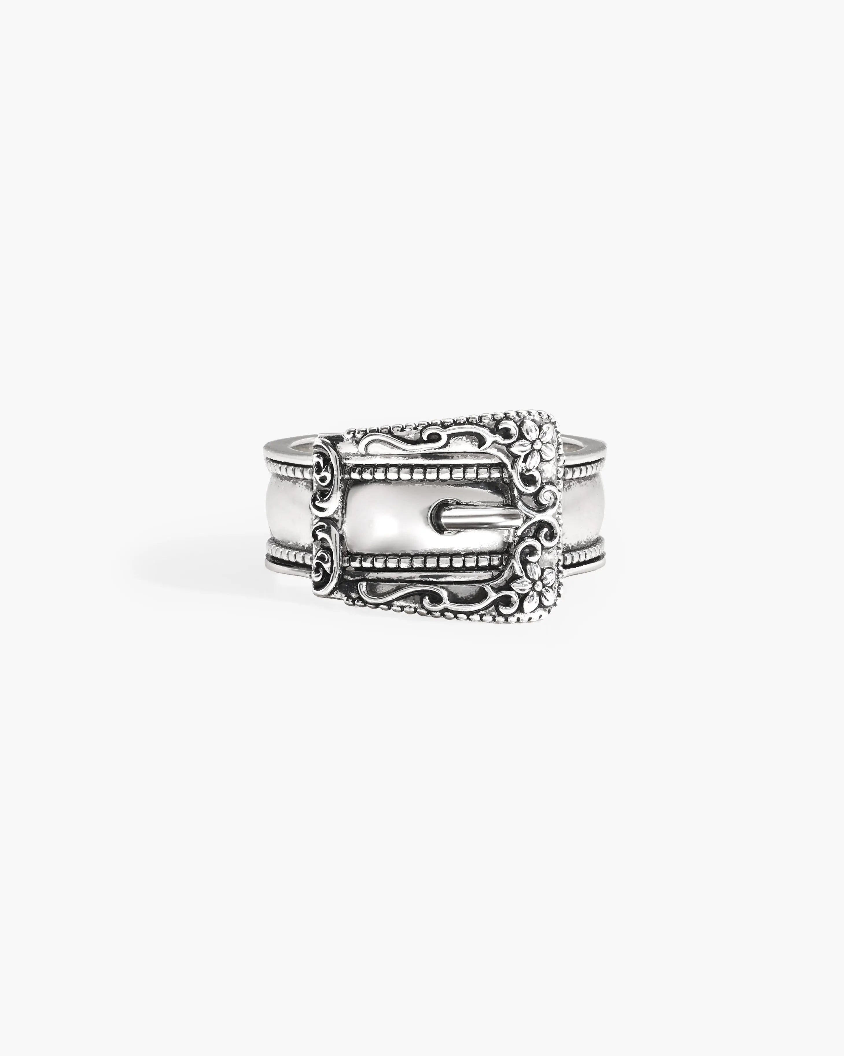 Mojave Buckle Belt Ring in Gold en route jewellery